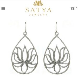 Satya Jewelry Sterling Silver Teardrop Lotus Earrings, Like New